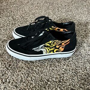 VANS  Kids Old Skool Flame Shoe SZ 3 kids